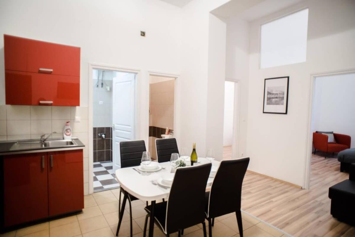 Very Central Spacious Ac Apartment Будапеща Екстериор снимка